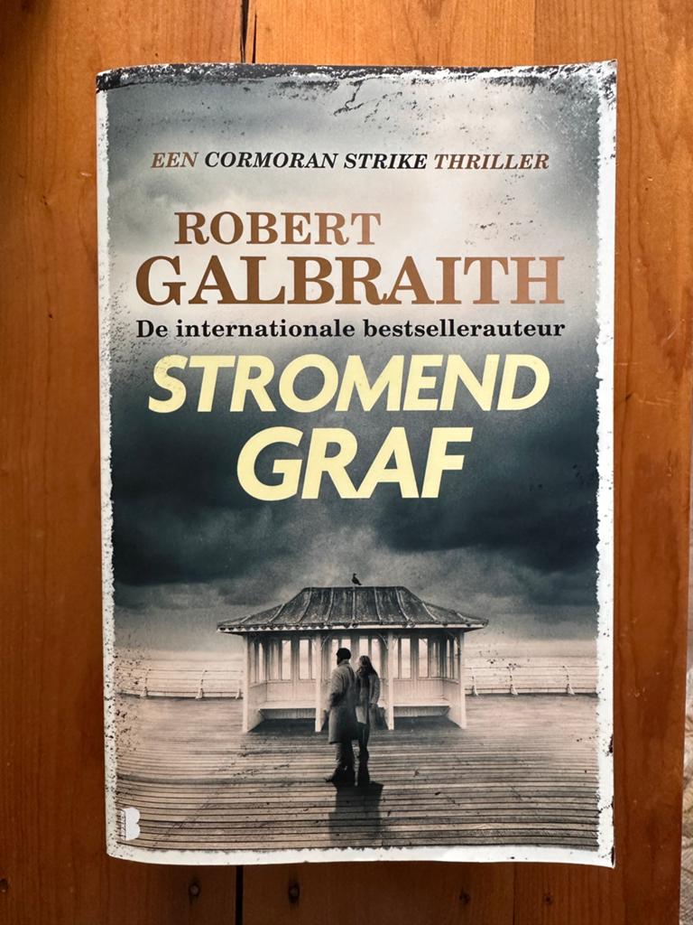 Stromend Graf - Robert Galbraith (Cormoran Strike Thriller), Boeken, Ophalen of Verzenden, Gelezen, Nederland