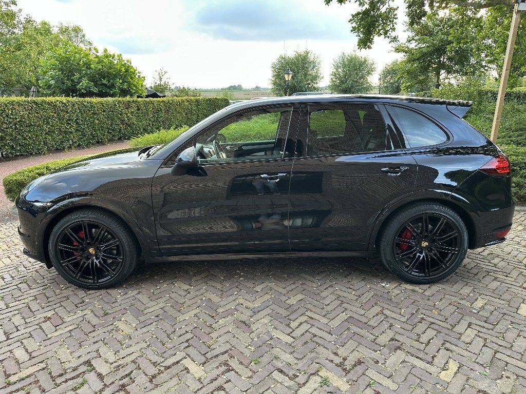 Porsche Cayenne 4.8 GTS Tiptronic S 2013 Zwart NL, Auto's, Automaat, Cayenne, 138 €/maand, Zwart