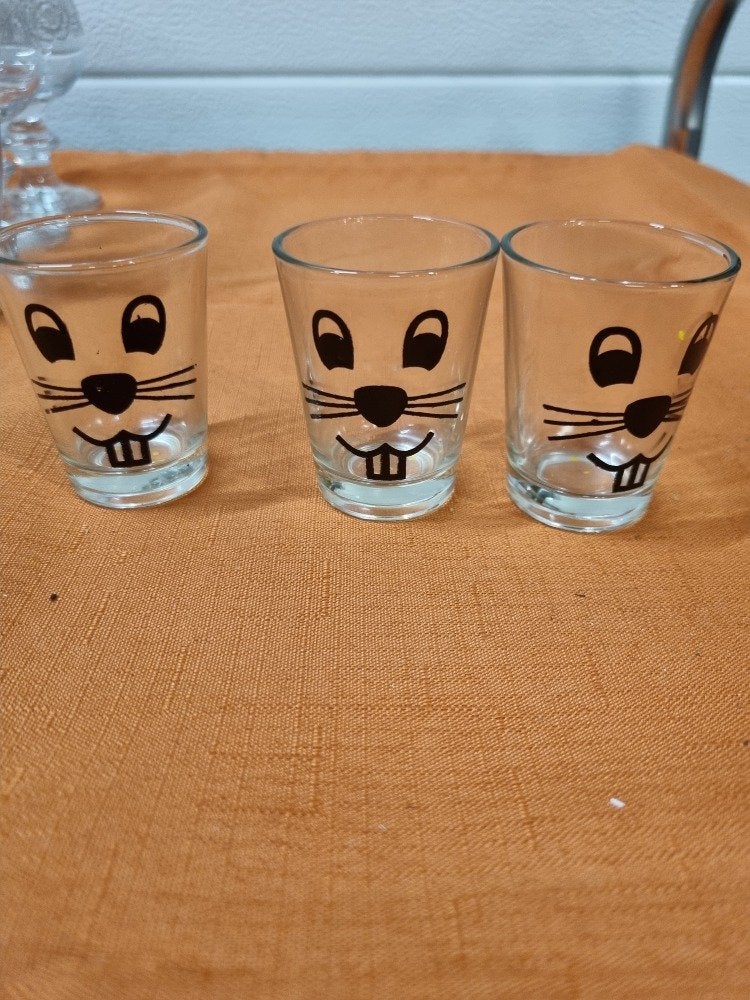 shotglazen met muis gezicht 3x, Verzamelen, Ophalen of Verzenden, 'T Olde Gre-j, Info@toldegrej.nl, Endepoelstraat 20f Didam