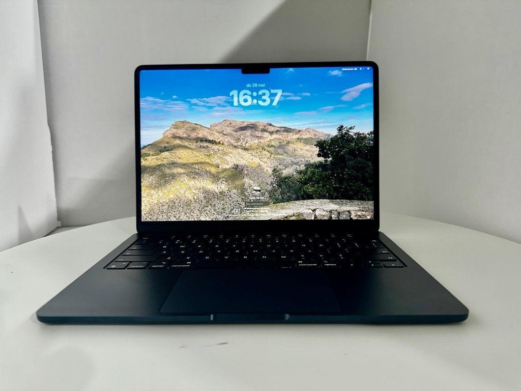 MacBook Air M2 2022 13,6" 512GB SSD Midnight + Magic Mouse, Apple, 8 GB, 13 inch, 512 GB
