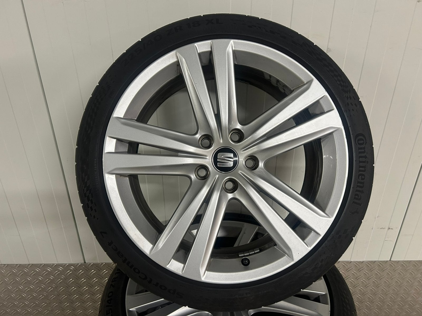 Seat Leon 18 inch FR cupra 5x112 Continental 2024 zomer, Auto-onderdelen, Banden en Velgen, Banden en Velgen, Zomerbanden, 18 inch