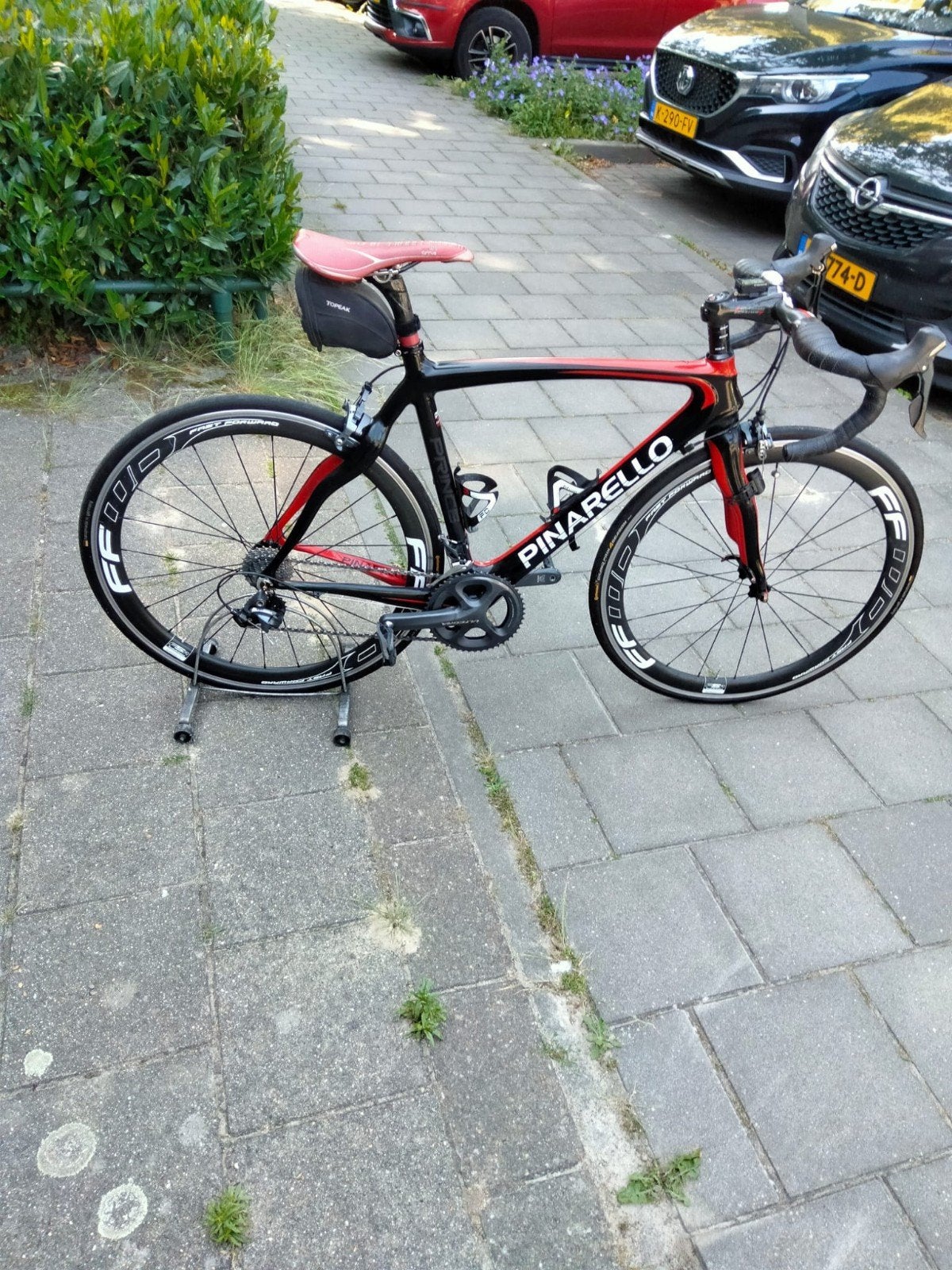 racefiets Pinarello, 28 inch, Velgrem, Zo goed als nieuw, Meer dan 20 versnellingen