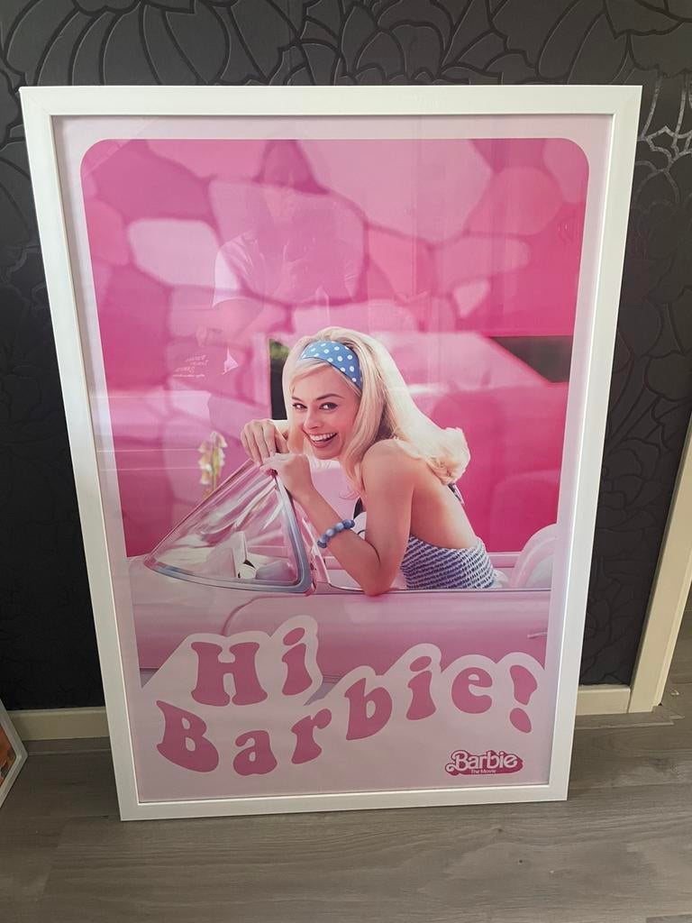 Grote poster Barbie met nieuwe witte lijst, Ophalen, Zo goed als nieuw, Hout, Minder dan 50 cm