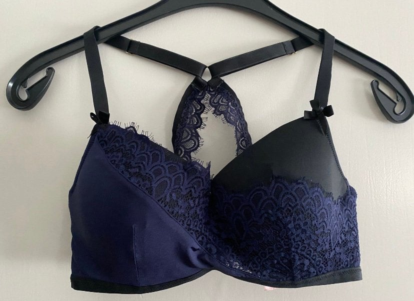 Splinternieuwe hunkemöller bh cup 75E met kant. Koopje €4,-!, Ophalen, Blauw, BH