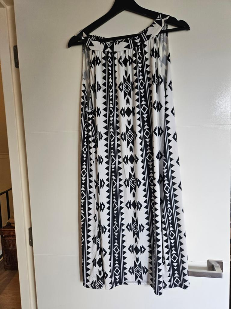 Halter strand jurkje, Kleding | Dames, Grote Maten, Ophalen of Verzenden, Zo goed als nieuw, Zwart, Jurk