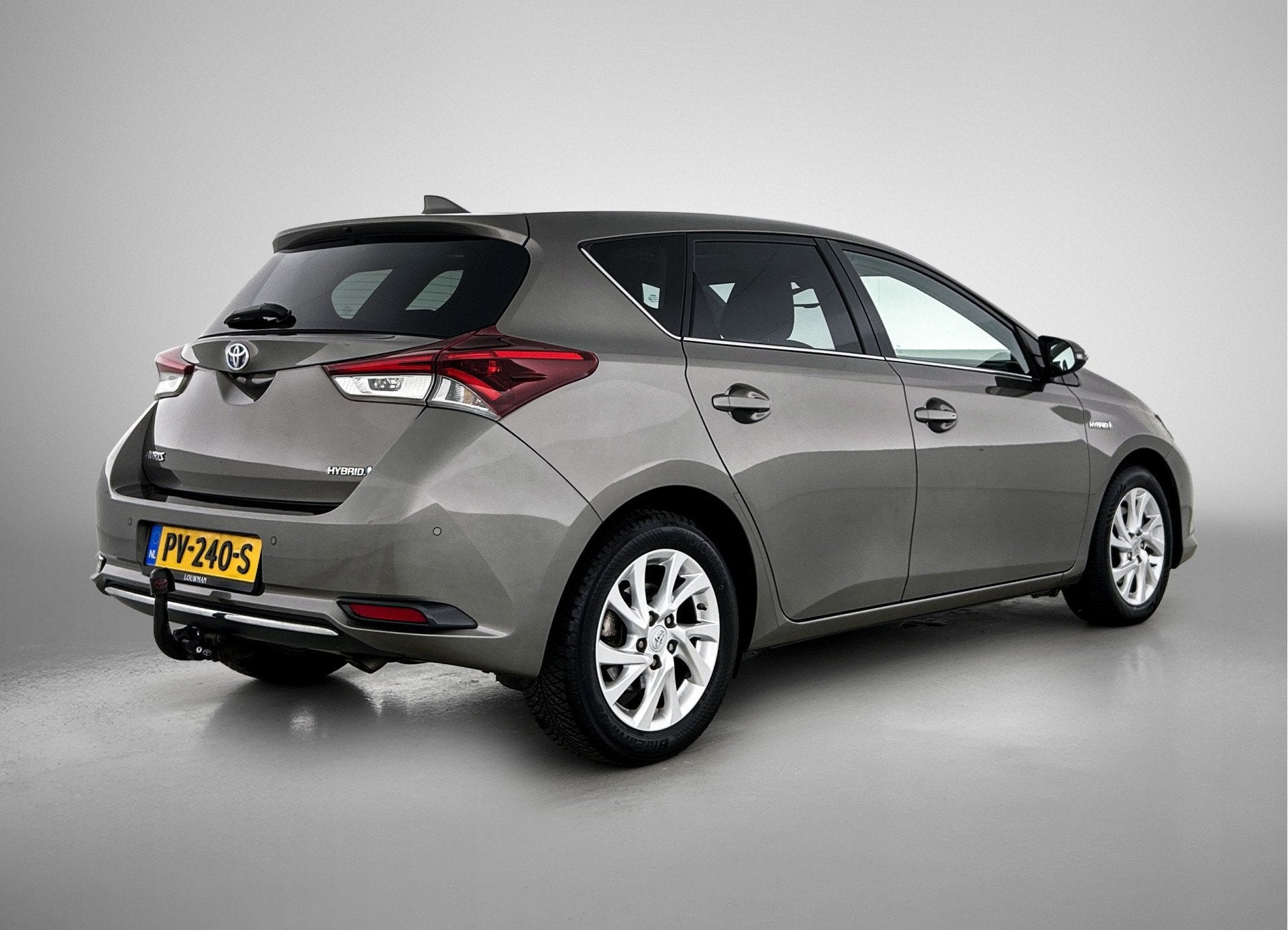Toyota Auris 1.8 Hybrid Executive | Trekhaak afneembaar |, Gebruikt, 4 cilinders, Origineel Nederlands, Bedrijf