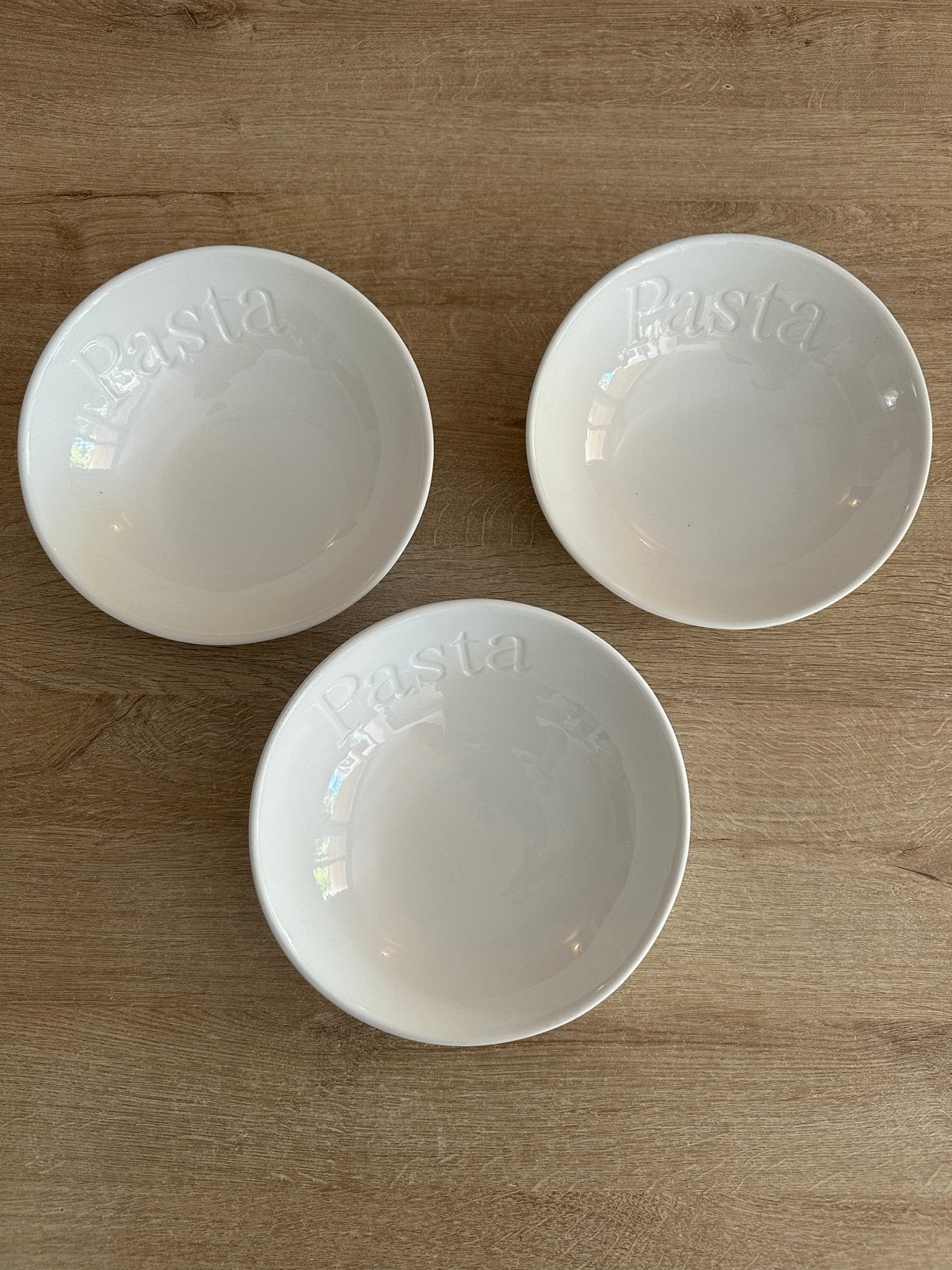 Salt & pepper Set van 3 witte pastaborden en 1 pastaschaal, Keramiek, Ophalen of Verzenden, Zo goed als nieuw, Bord(en)