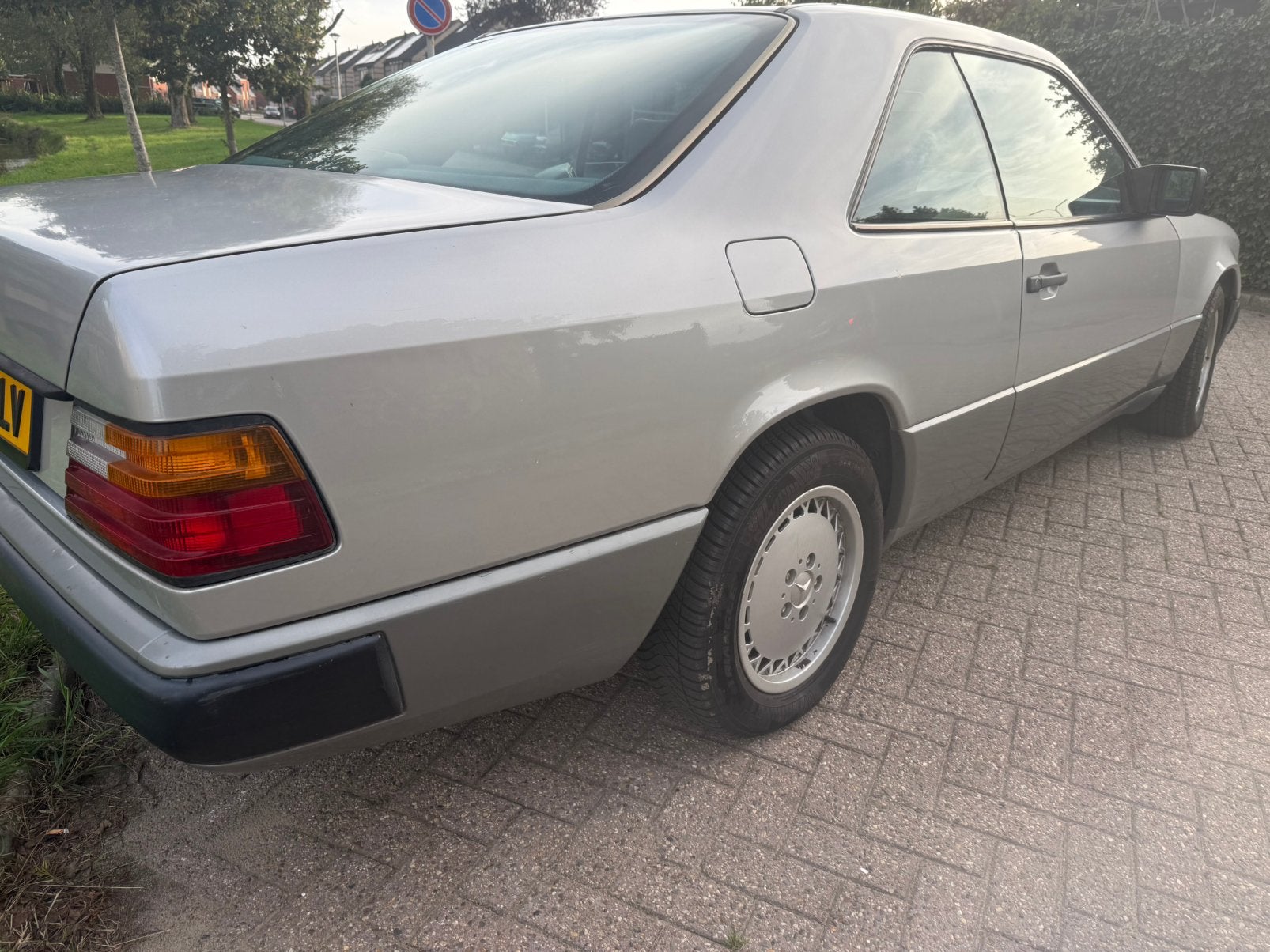 W124 Mercedes 300 CE 1987, foto 6