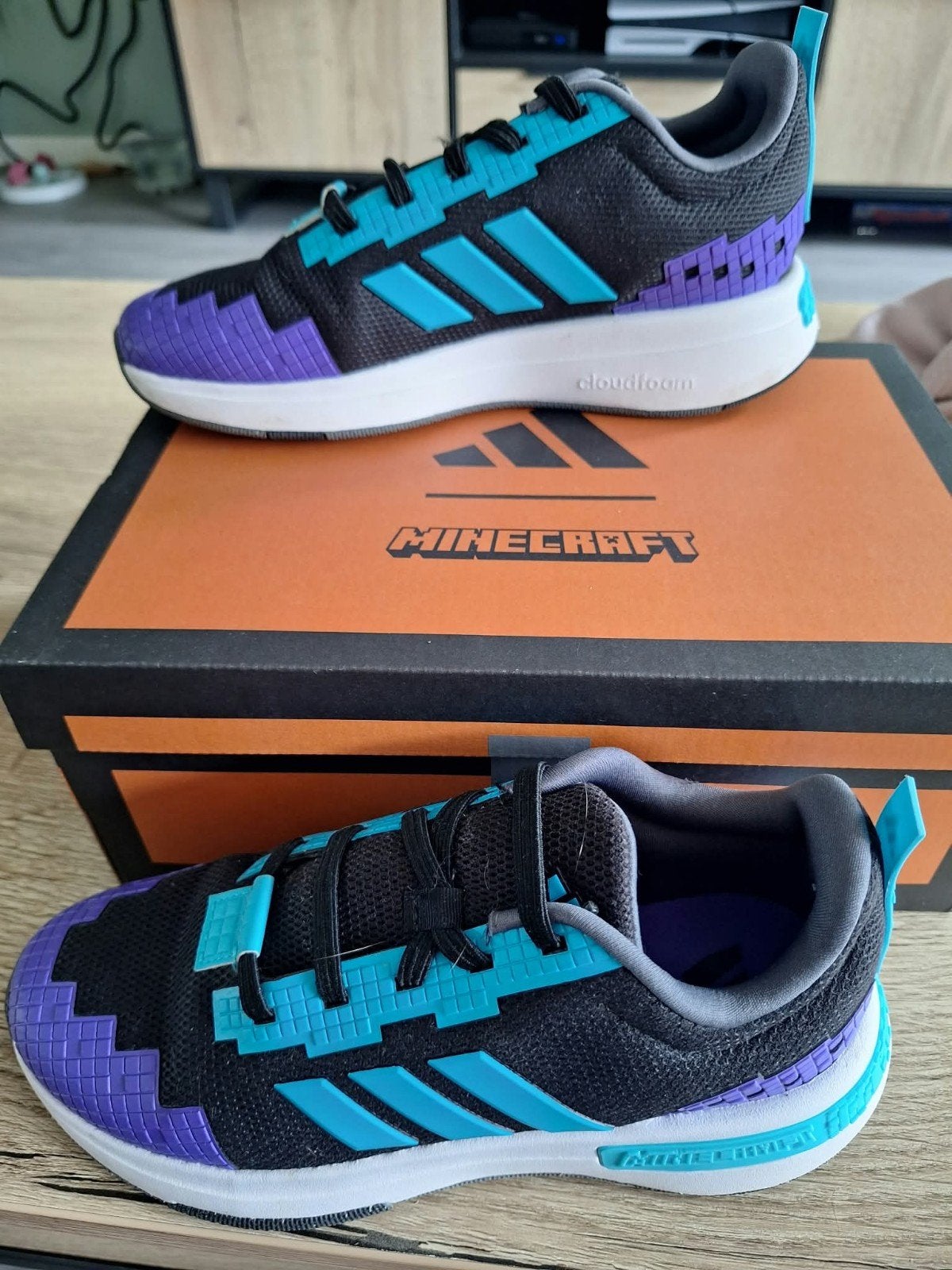 Adidas Minecraft Sportschoenen Maat 38 NIEUW, Kinderen en Baby's, Ophalen of Verzenden, Nieuw, Jongen of Meisje, Sportschoenen