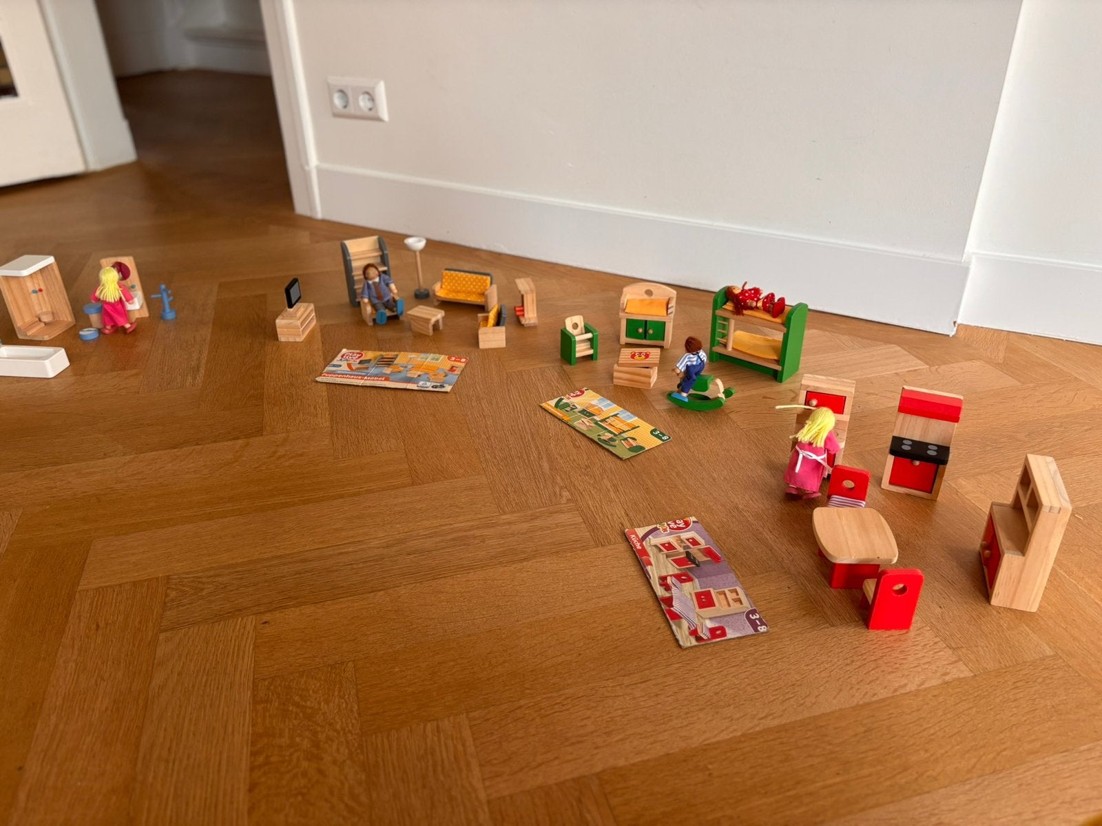 Hout poppenhuis set, Ophalen, Zo goed als nieuw, Overige series, Complete set