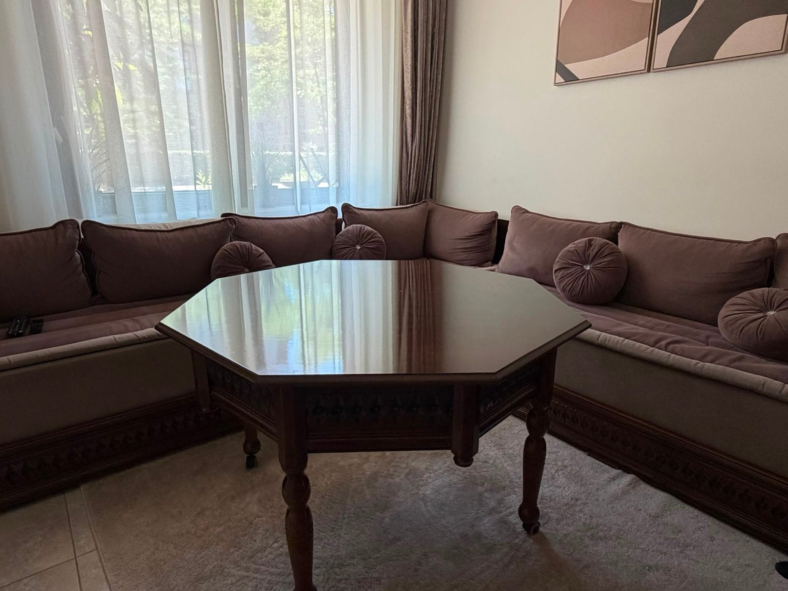 Unieke achthoekige salontafel met houtsnijwerk, Ophalen, Gebruikt, 50 tot 100 cm, Overige vormen