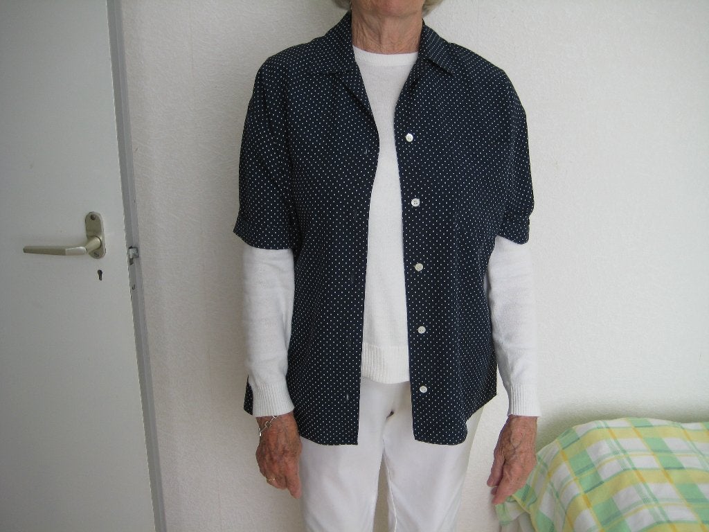 Blouse Maat : 42. Donker blauw met witte stip., Maat 42/44 (L), Ophalen of Verzenden, Zo goed als nieuw, PENNY BLACK