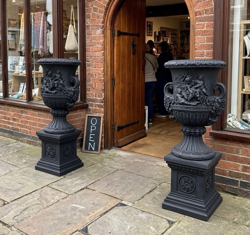 Set van 2 Grote zwart  Klassieke Tuin Vazen met Sokkel, Ophalen