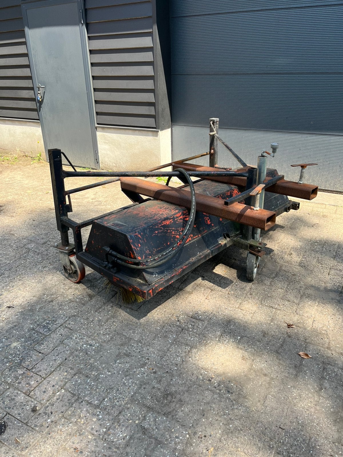 Hydraulische rolbezem veegmachine voor heftruck/ shovel, Ophalen of Verzenden, Gebruikt