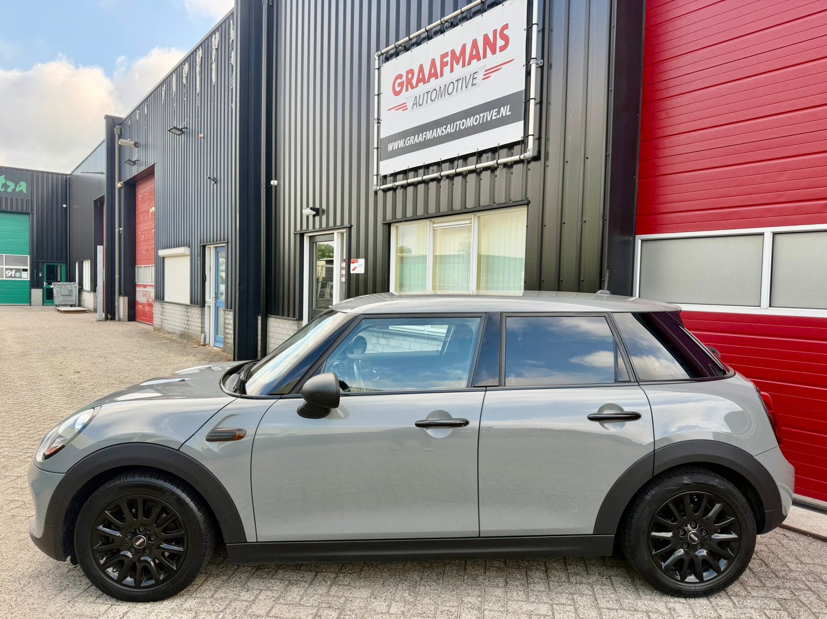 Mini Cooper 5 deur 2016 Apple Carplay Union Jack lichten, Voorwielaandrijving, Stof, 74 pk, 1198 cc
