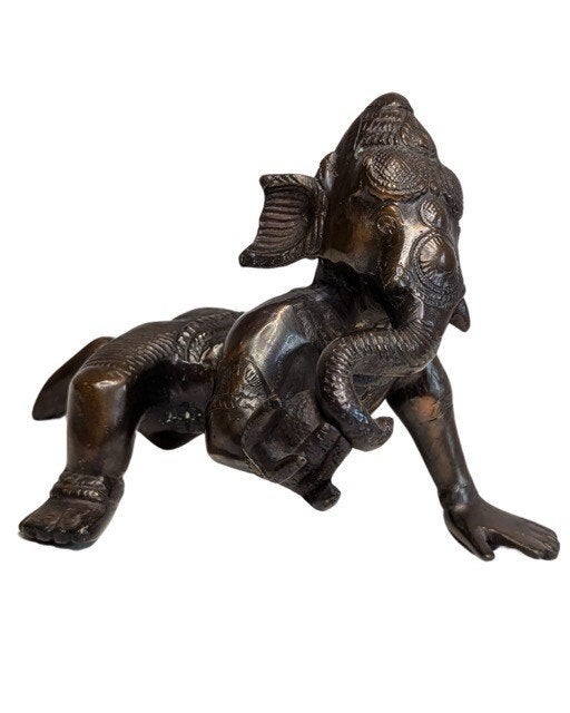 Bronzen Ganesha in kruiphouding – India - 076, Huis en Inrichting, Woonaccessoires | Boeddhabeelden, Gebruikt, Ophalen of Verzenden