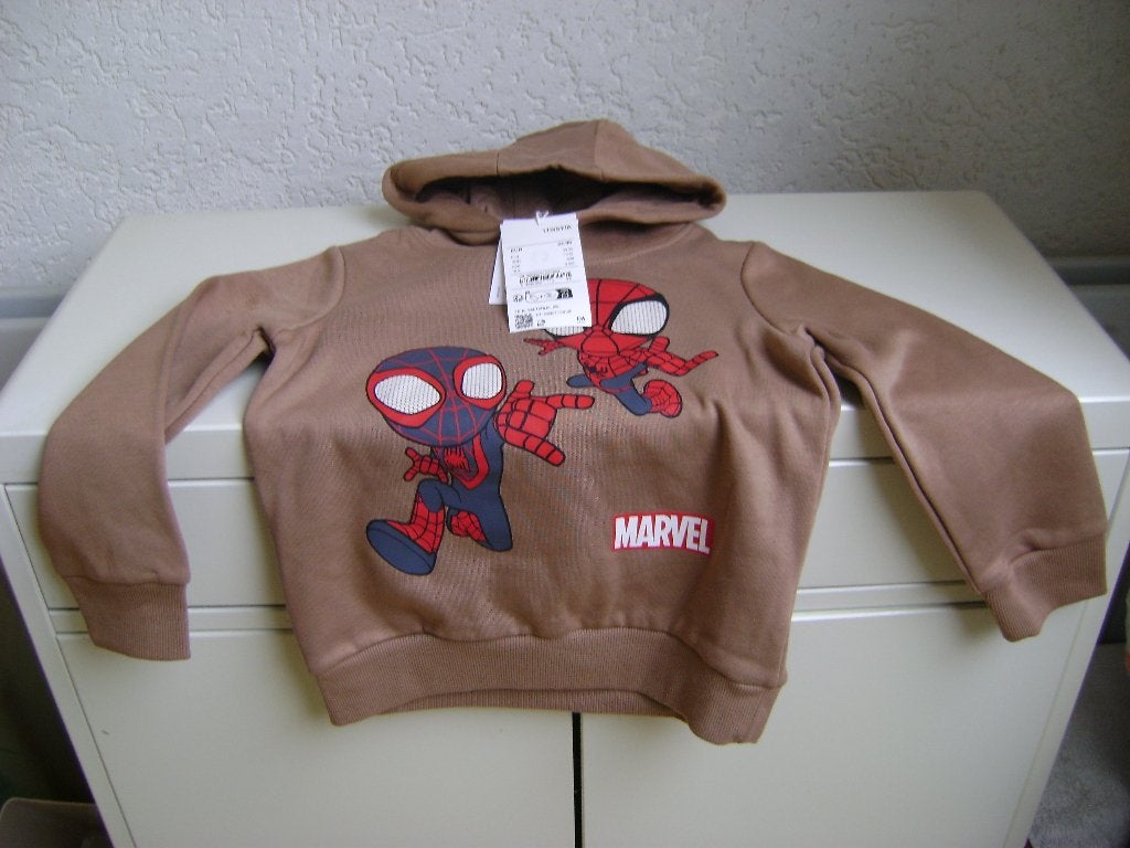 nieuwe bruine spiderman hoody maat 110 van marvel, Trui of Vest, Nieuw, Ophalen of Verzenden, Marvel