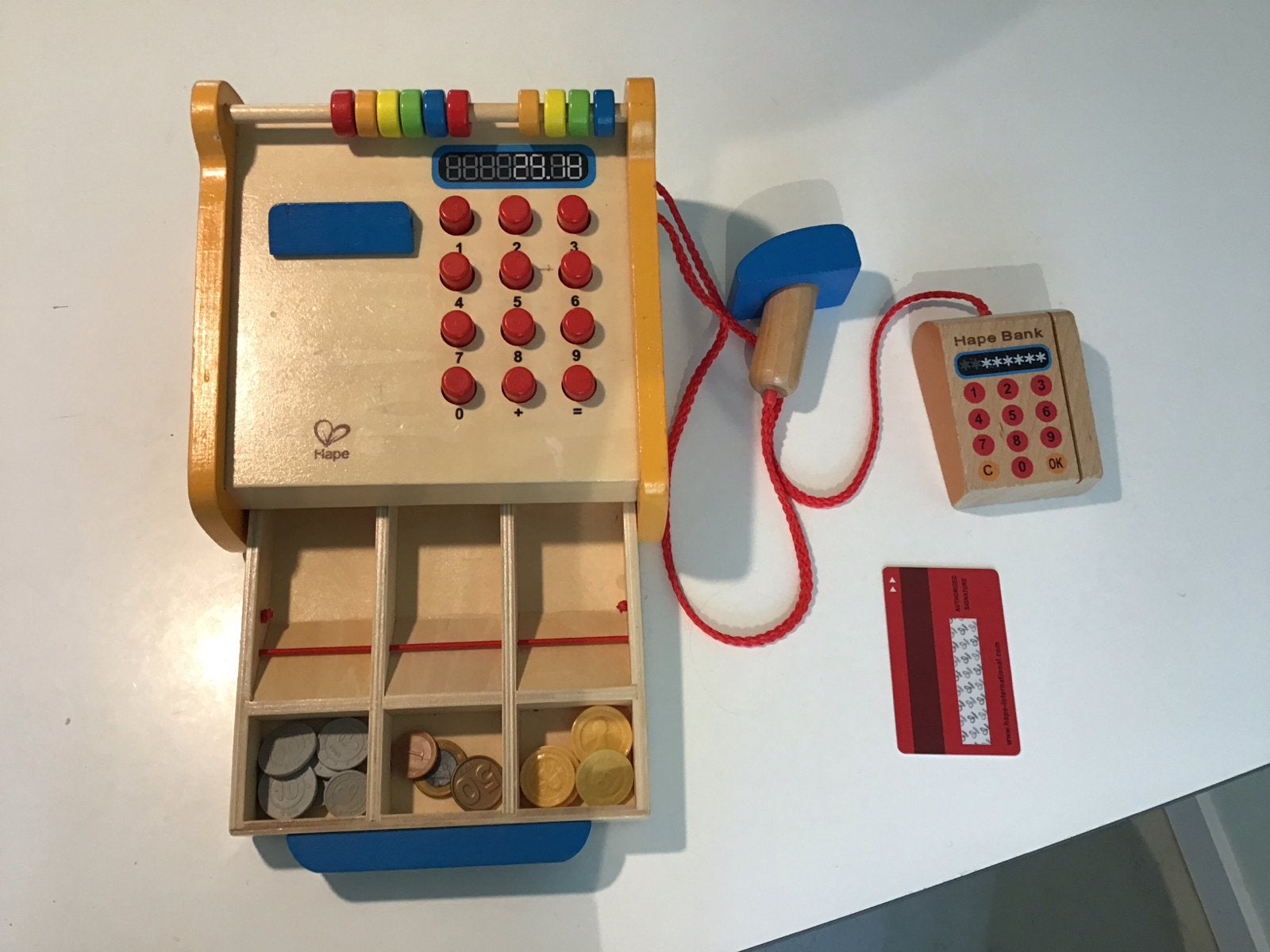 Houten speelkassa met nep geld en pinpas, Ophalen of Verzenden, Gebruikt, Jongen of Meisje