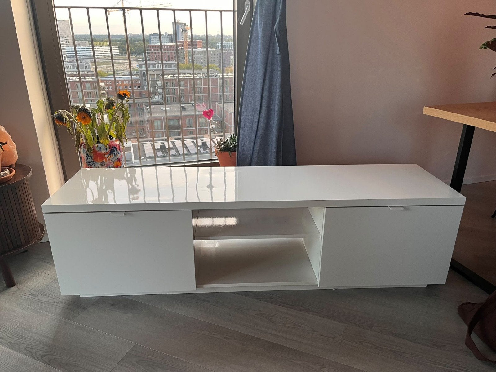 IKEA BYÅS tv-meubel hoogglans (wit) – 160 cm, Ophalen, 150 tot 200 cm, Zo goed als nieuw, Minder dan 100 cm