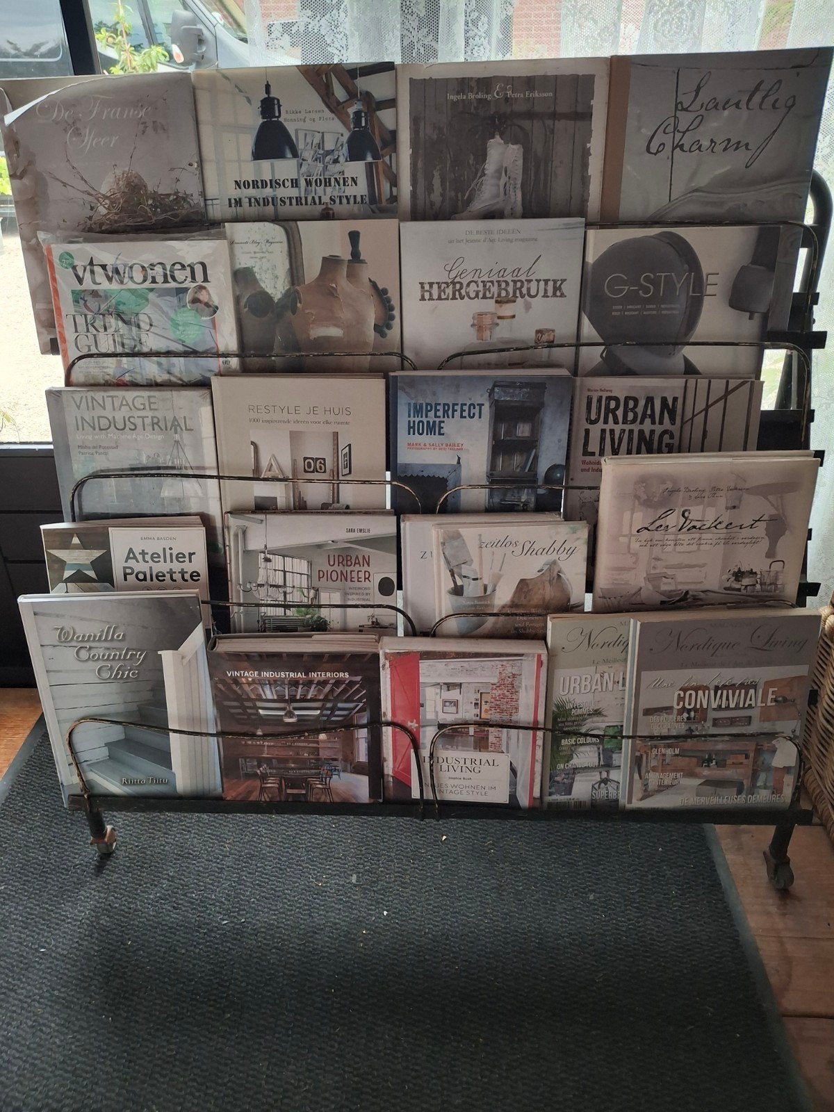 Industrieel tijdschriftenrek rek reclamerek boekenrek oude, Ophalen