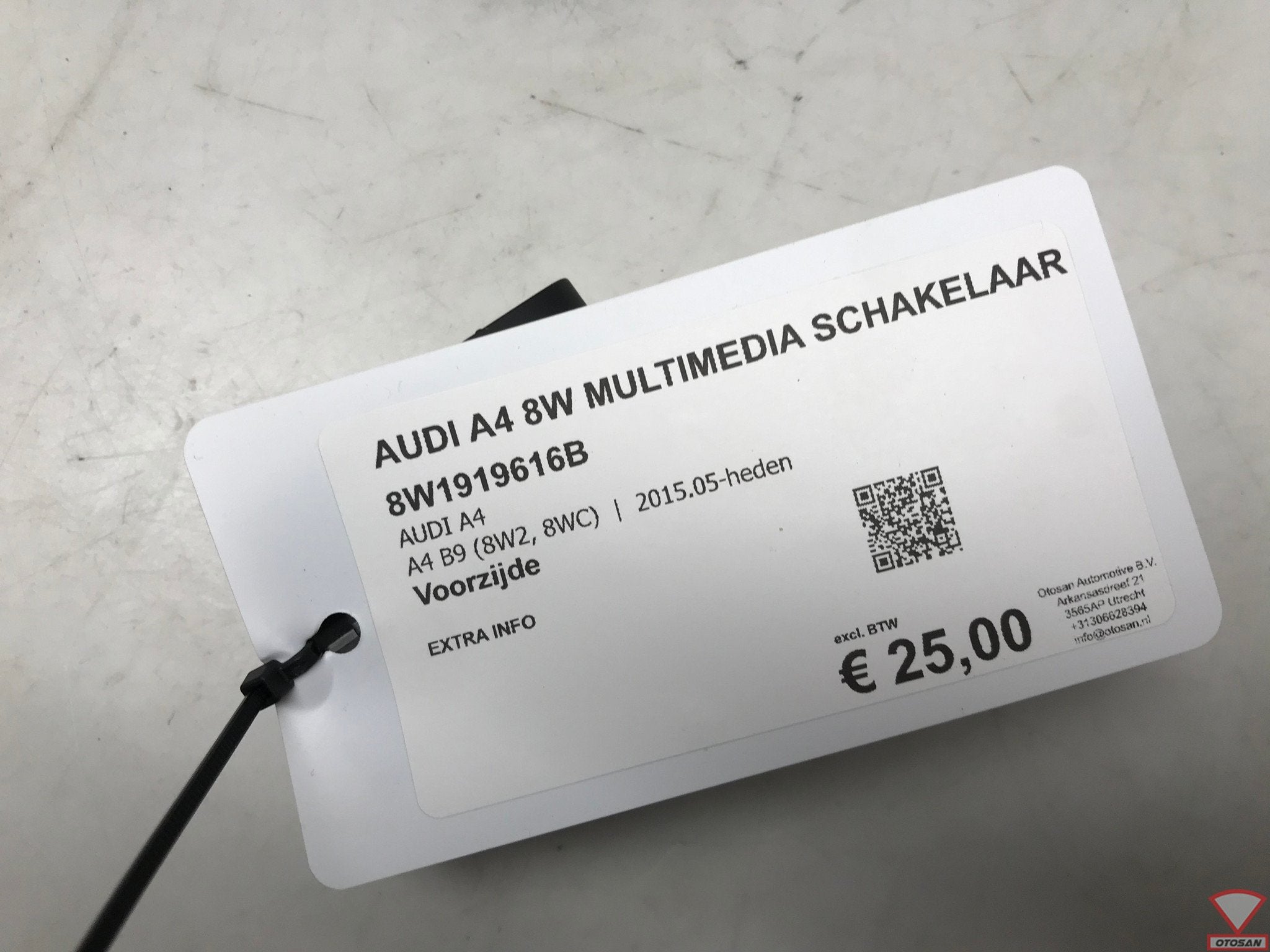 Audi A4 8W Multimedia Schakelaar 8W1919616B, Auto-onderdelen, Gebruikt, AUDI AG, Auto-Union-Strasse 1
85045  Ingolstadt, DE, Kundenbetreuung@audi.de