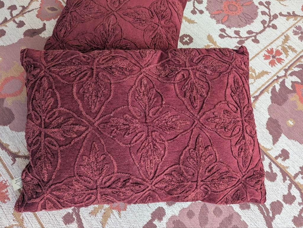 2x Bordeaux rode kussens 40x60 cm, Ophalen