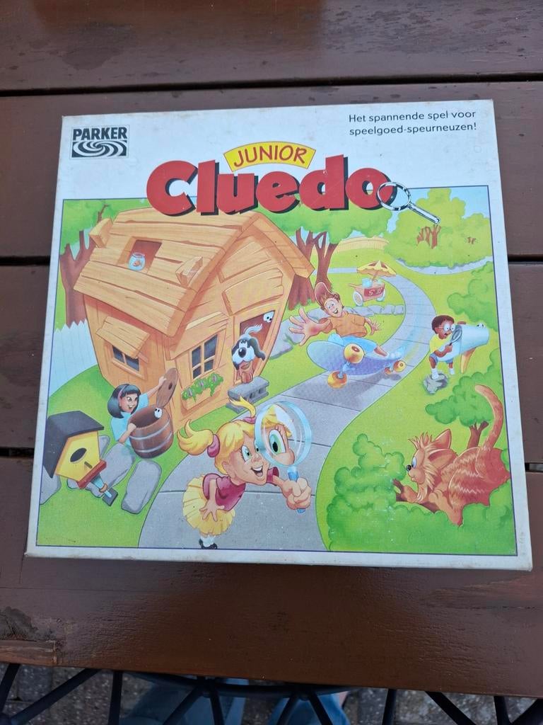 Cluedo Junior Bordspel - Het spannende spel voor speurneuzen, Drie of vier spelers, Ophalen of Verzenden, Gebruikt, Parker