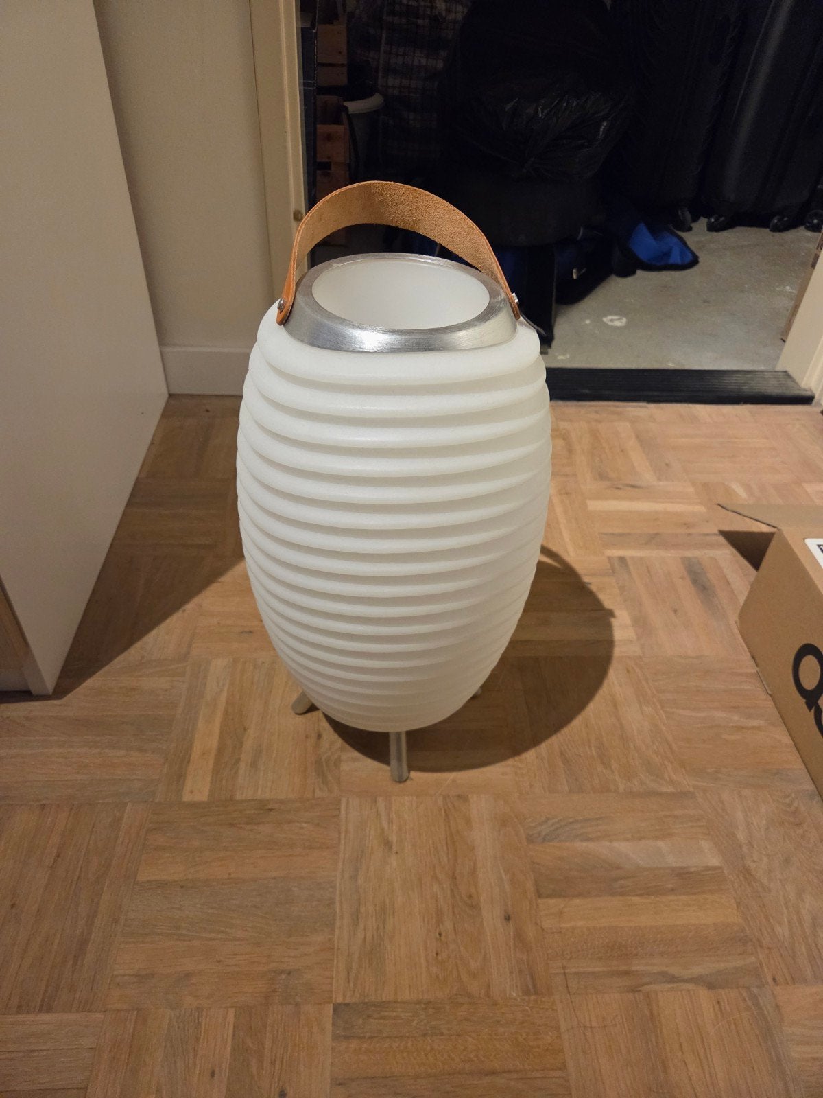 Kooduu Synergy 35S: Draadloze Speaker en LED Lamp, Ophalen, Kunststof, Zo goed als nieuw, Modern