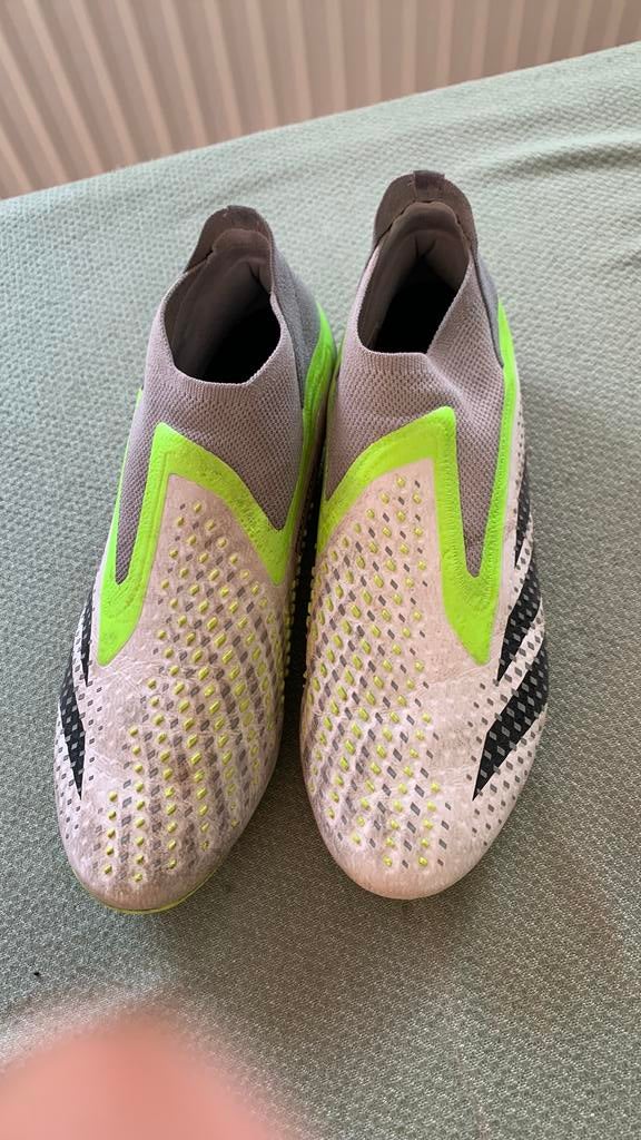 adidas stalen noppenschoenen "Predator Accuracy+ SG, Sport en Fitness, Rugby, Ophalen of Verzenden, Zo goed als nieuw, Schoenen
