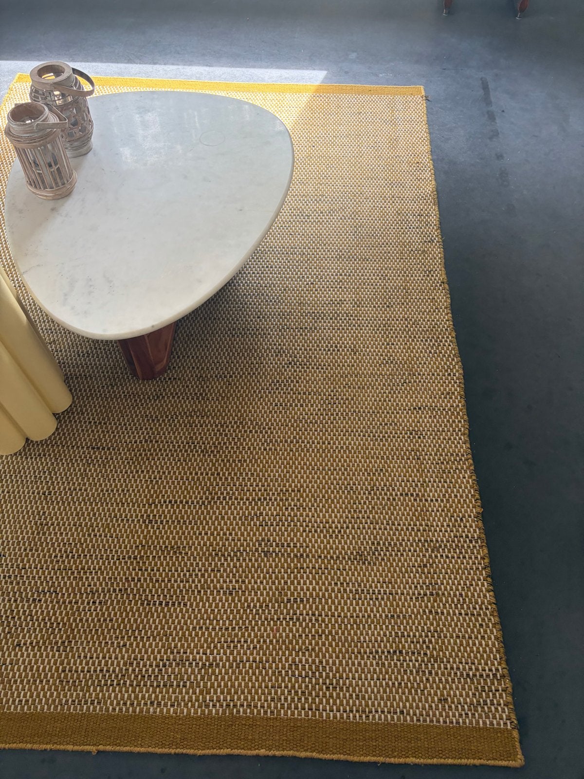 MOMO RUGS Teppe - Goudkleurig Wollen Vloerkleed 160x230 cm, Huis en Inrichting, Stoffering | Tapijten en Kleden, Ophalen, 150 tot 200 cm