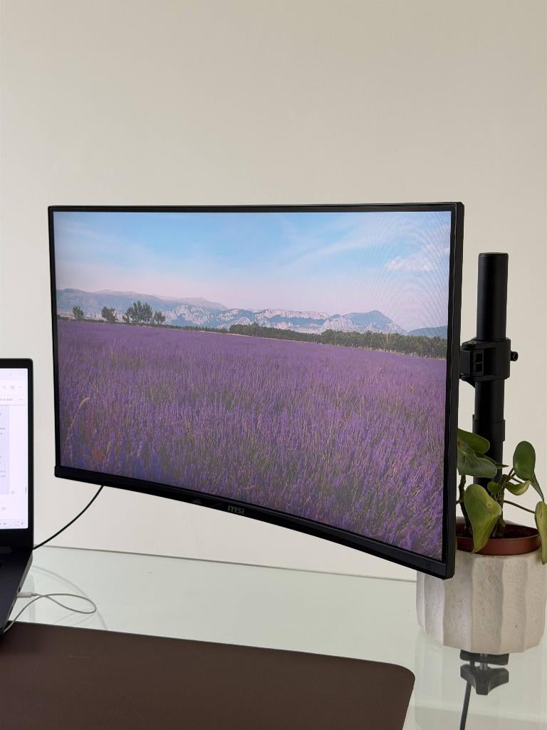 MSI MAG 27C6X 27” Curved Gaming Monitor, Computers en Software, Monitoren, Gaming, Msi, Hoofdtelefoonaansluiting, VA