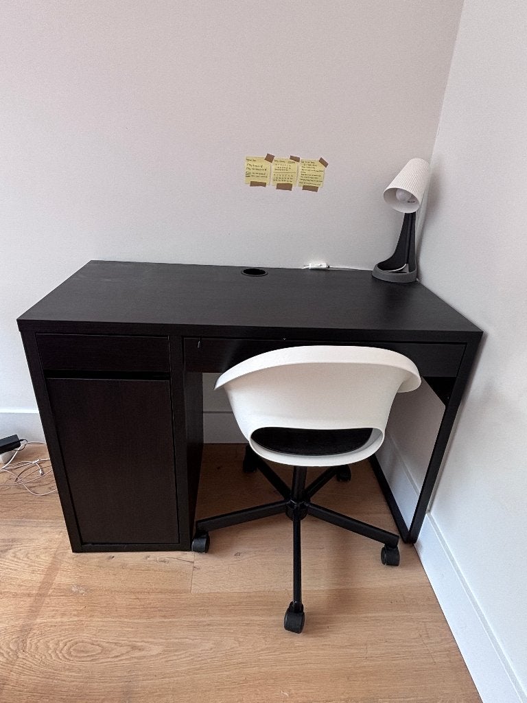 IKEA MICKE bureau 105x50 + LOBERGET bureaustoel, Huis en Inrichting, Bureaus, Ophalen, In hoogte verstelbaar, Gebruikt