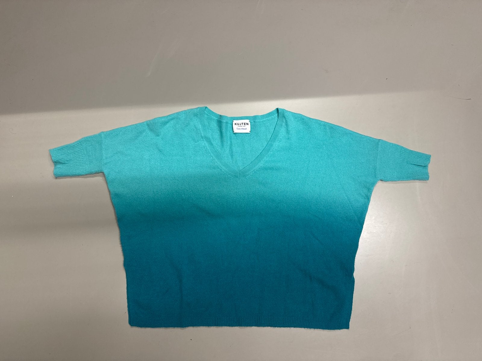 Kujten Parijs 100% Cashmere Trui - Ombre Blauw/Groen, Ophalen of Verzenden, Gedragen, Maat 38/40 (M), Blauw