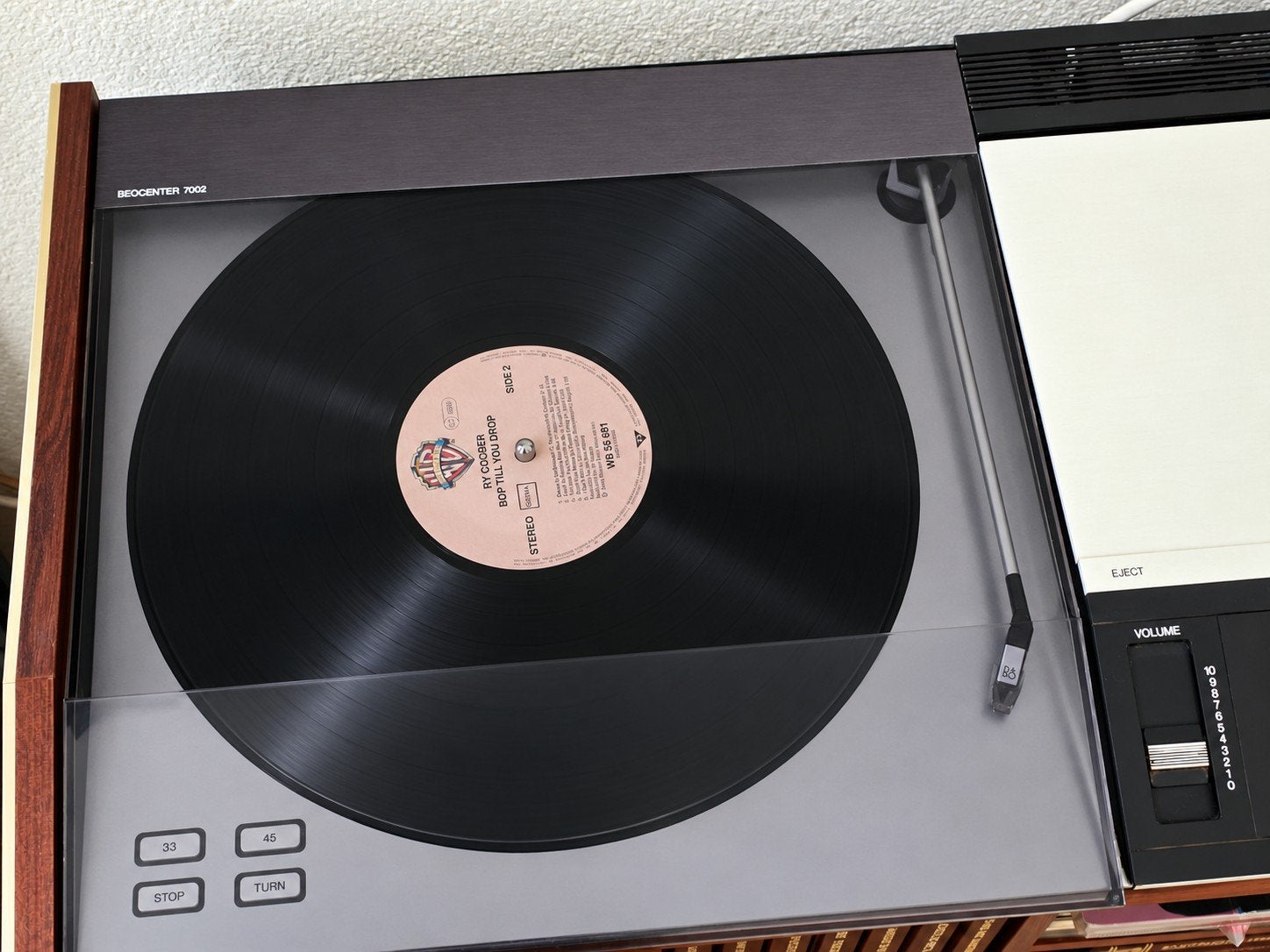 Foto 2 van Bang & Olufsen Audioset (ca. 1970) met radio en speakers