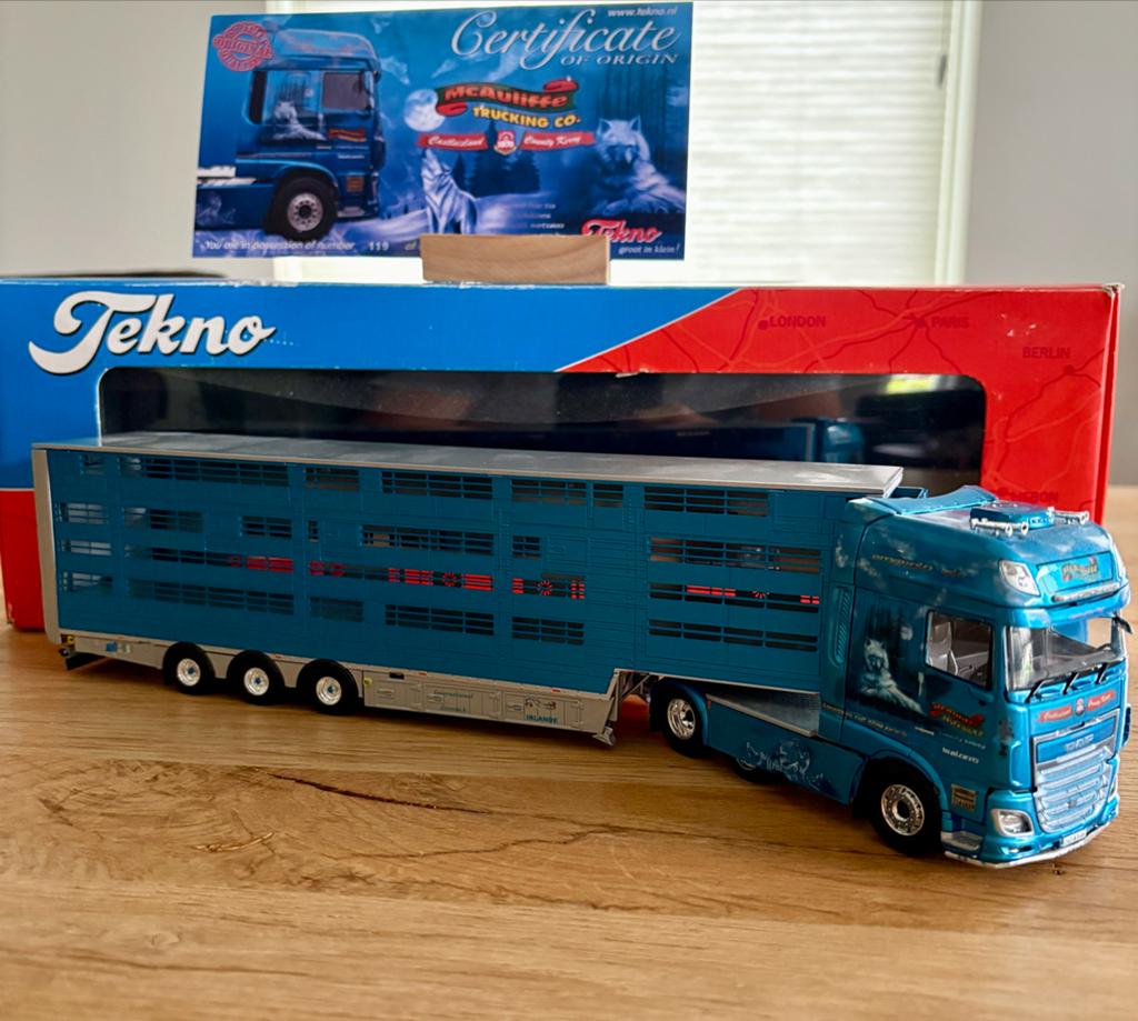 Tekno 1:50 Mc Auliffe Daf met 3-assige veeoplegger Pezzaioli, Ophalen of Verzenden, Zo goed als nieuw, Bus of Vrachtwagen, Tekno