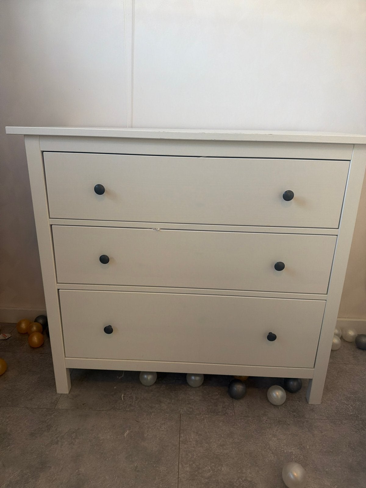 Witte ladekast met 3 laden - 1 jaar oud, Huis en Inrichting, Ophalen, 50 tot 100 cm, Zo goed als nieuw, 3 of 4 laden