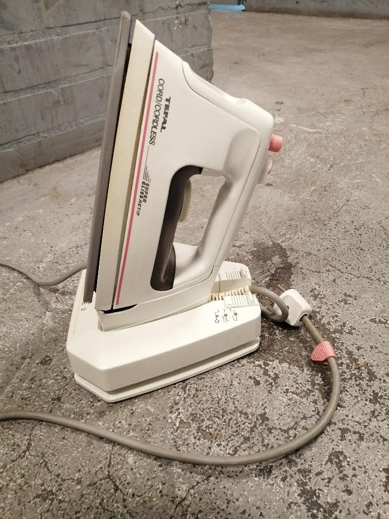 MOET NU WEG!!! TEFAL STRIJKIJZER VINTAGE | STEAM IRON RETRO, Witgoed en Apparatuur, Strijkijzers en Strijkplanken, Ophalen of Verzenden