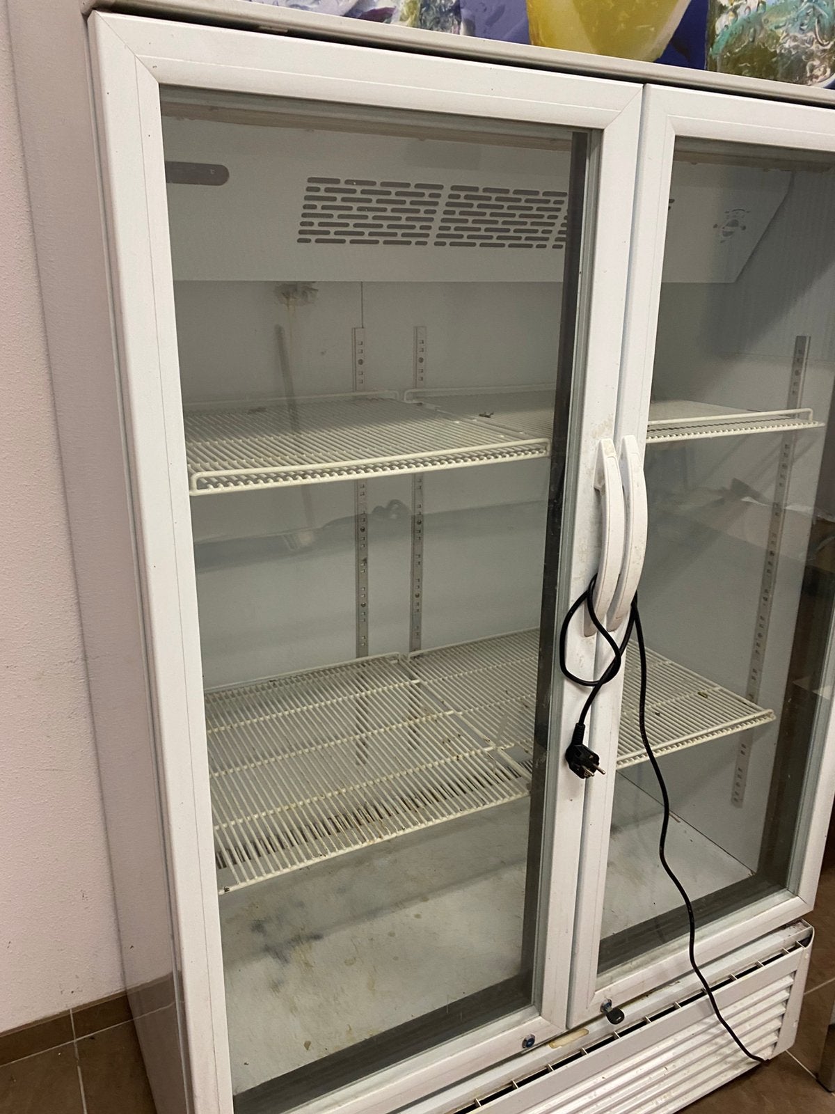 Te koop vitrine koelkast niet meer koelen gas is op, Ophalen, Zo goed als nieuw, 60 tot 90 cm, 160 cm of meer