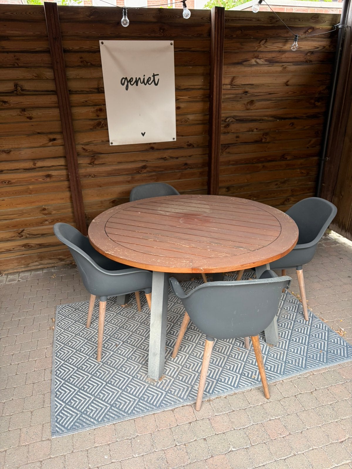Ronde tuintafel + 7 kunststof tuinstoelen, Ophalen, Zo goed als nieuw, Kunststof