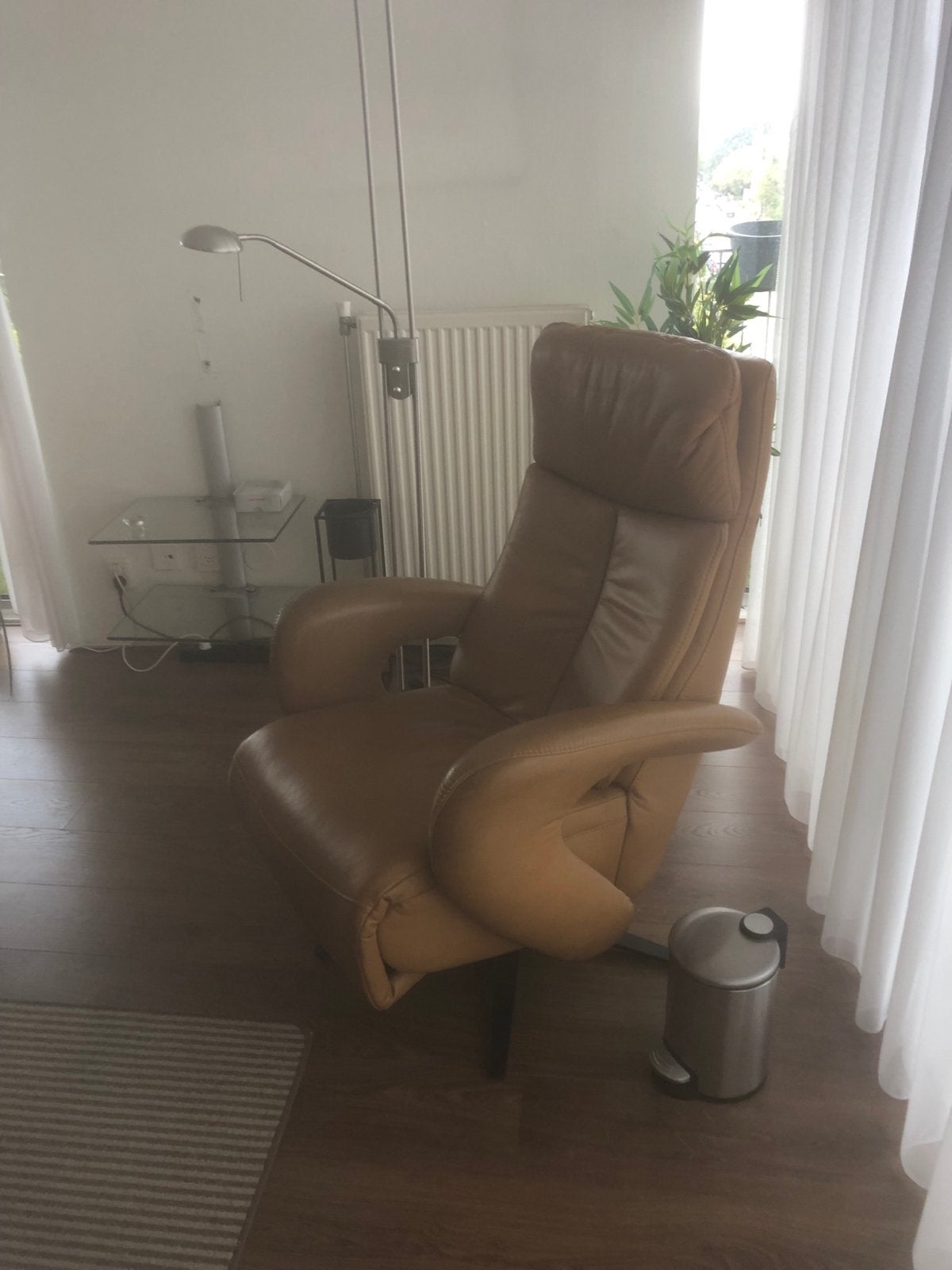 Foto 2 van Mooie relax en sta op stoel - elektrisch verstelbaar
