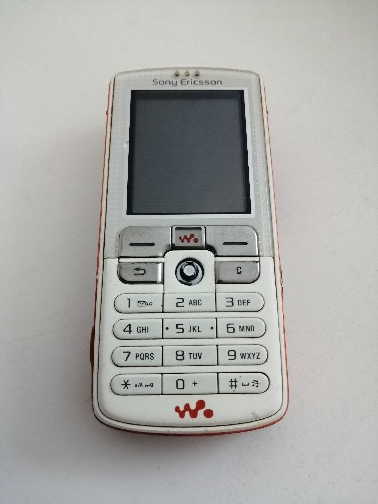 MOET NU WEG!! RETRO ZELDZAAM SONY ERICSSON W800 WALKMAN, Telecommunicatie, Gebruikt, Verzenden, Overige systemen, Fysiek toetsenbord