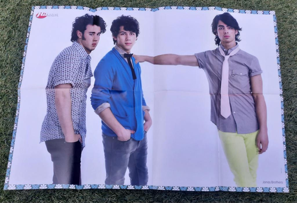 Grote Poster Hitkrant 2009 Jonas Brothers / Lieke GTST, Ophalen of Verzenden, Gebruikt, A1 t/m A3, Muziek