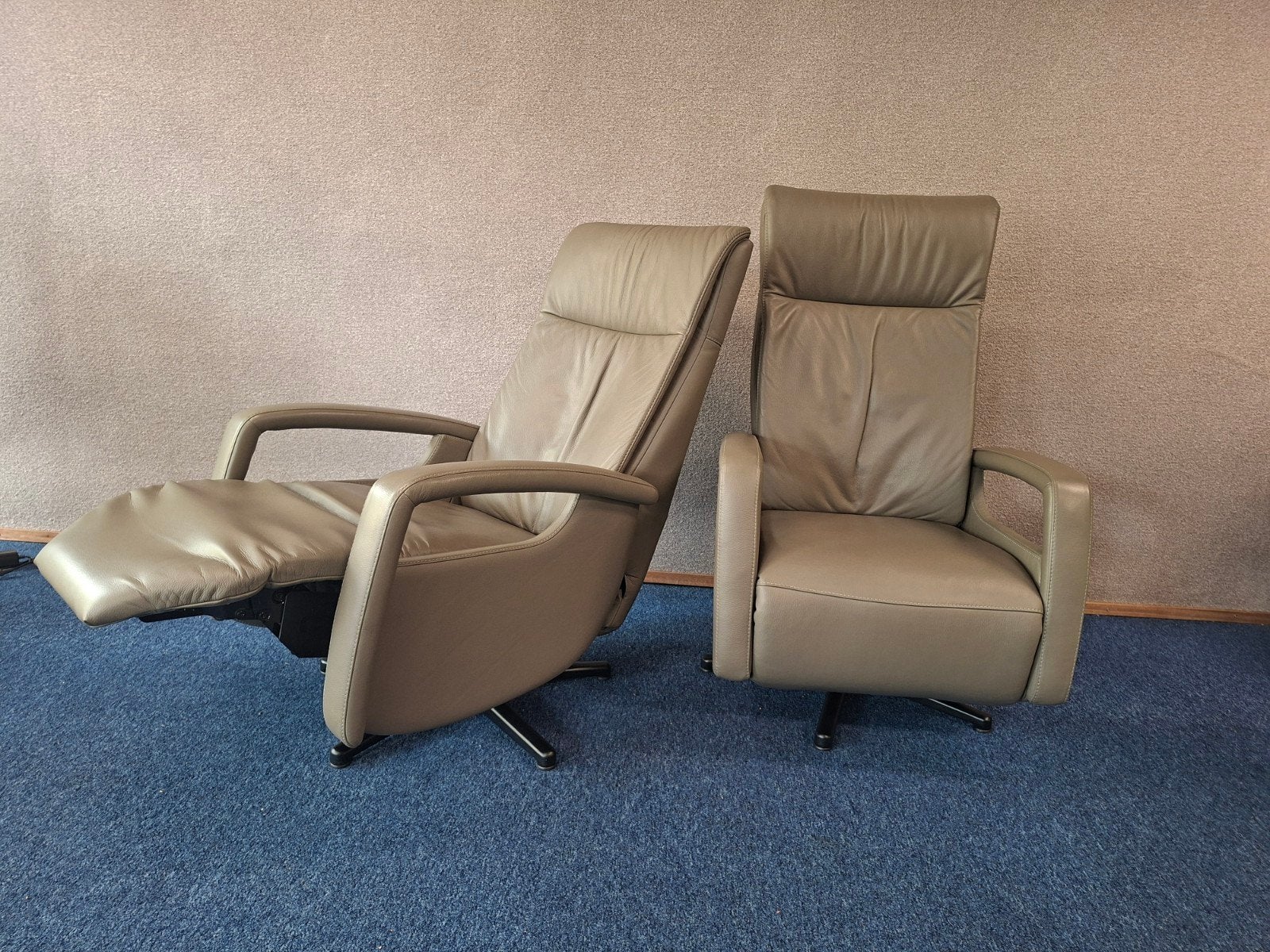 set elektrische relax fauteuils DeToekomst Zo goed als nieuw, Huis en Inrichting, Ophalen of Verzenden, Zo goed als nieuw, Staopenrelax@gmail.com