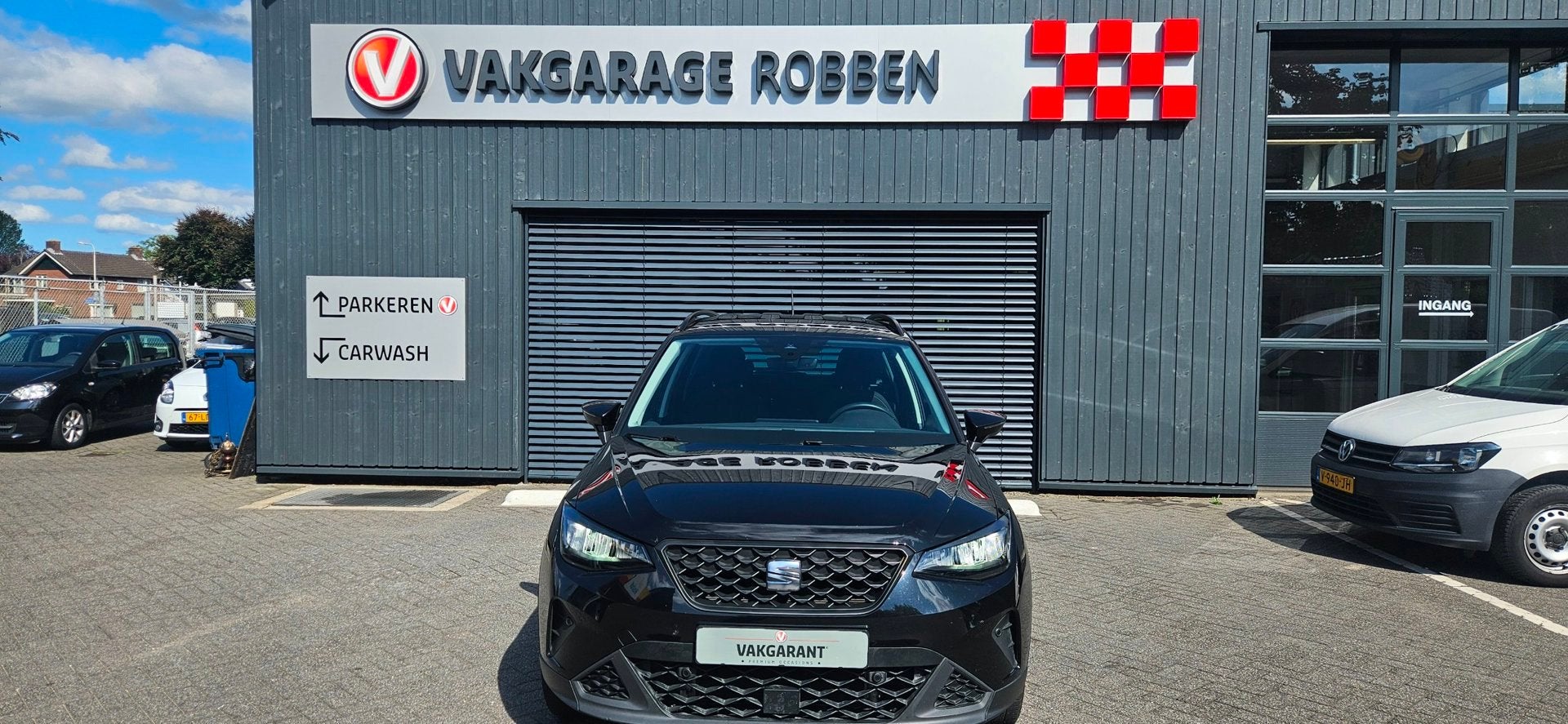 Seat Arona 1.0 EcoTSI Xperience Business Connect, Auto's, Gebruikt, Arona, Zwart, Leder