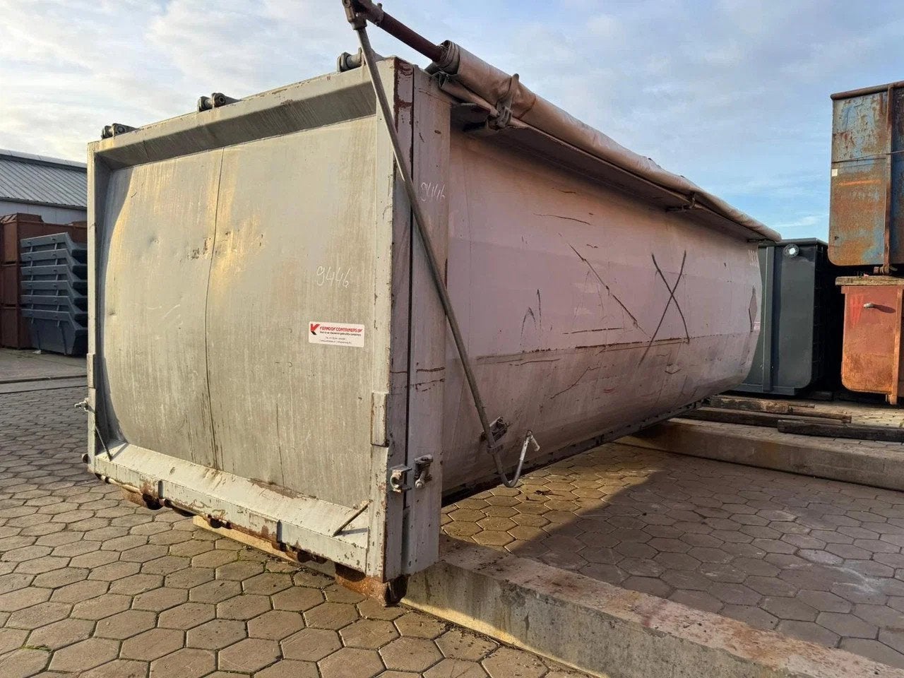 VERNOOY VLOEISTOFDICHTE CONTAINER 30M3 9446, Dave Vernooij, Dave@vernooy.nl, Kellensedwarsweg 9
4004 JC  Tiel, NL