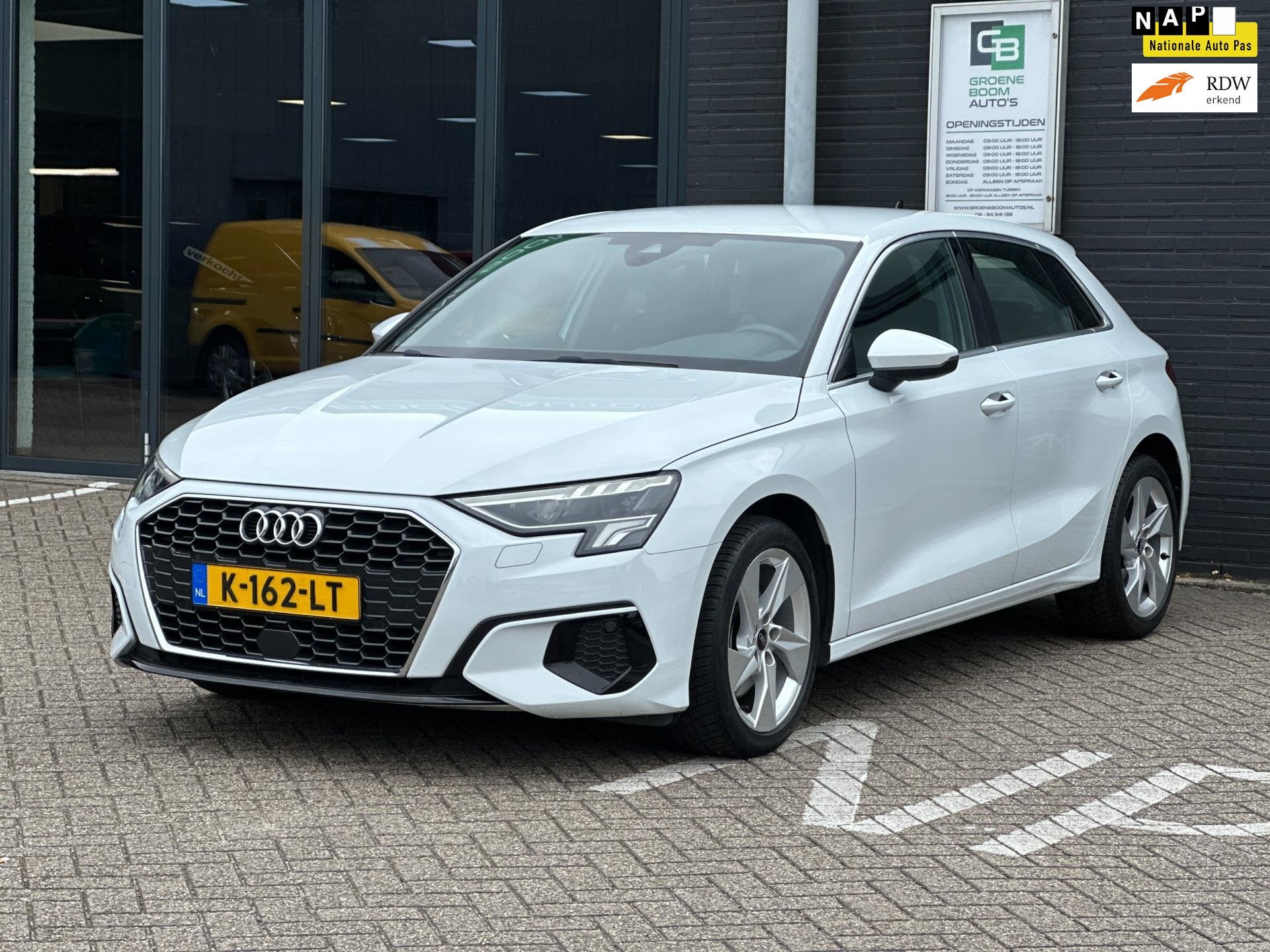 Audi A3 Sportback 30 TFSI Business edition/LED/APP-CONNECT/d, Auto's, Audi, Stof, Gebruikt, Euro 6, Origineel Nederlands