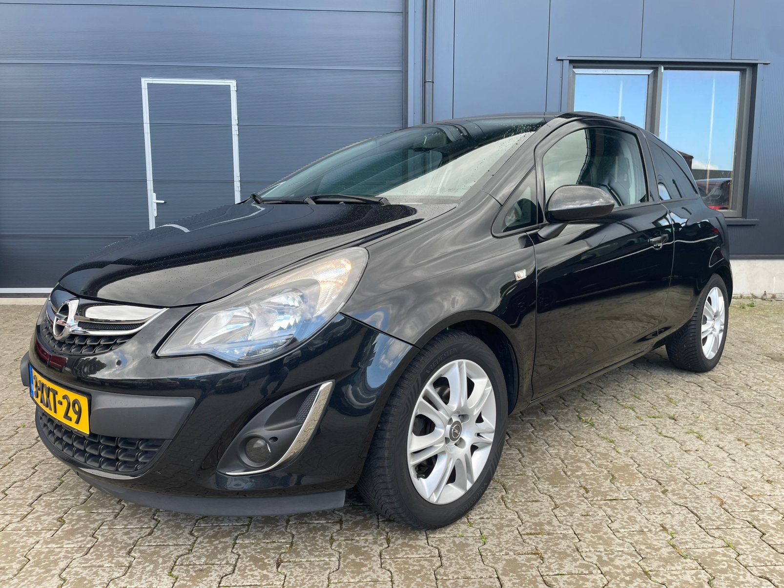 Opel Corsa 1.4 16V 3Dr Airco| Cruise|Navigatie|PDC, Auto's, Voorwielaandrijving, 40 €/maand, Zwart, Origineel Nederlands