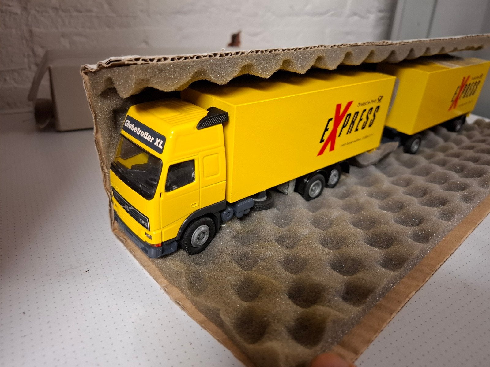 volvo Fh Conrad Deutsche post 1:50, Ophalen of Verzenden, Nieuw, Bus of Vrachtwagen, Conrad