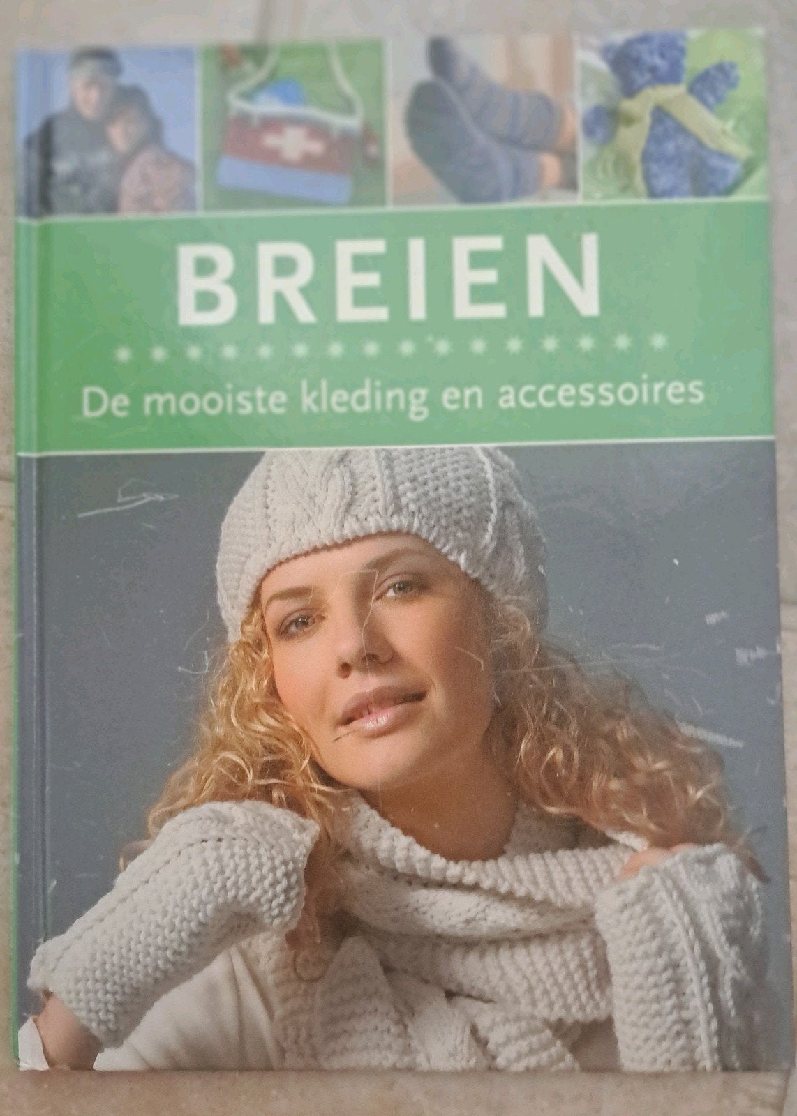Breiboek: De mooiste kleding en accessoires, Boeken, Ophalen of Verzenden, Gelezen, Breien en Haken