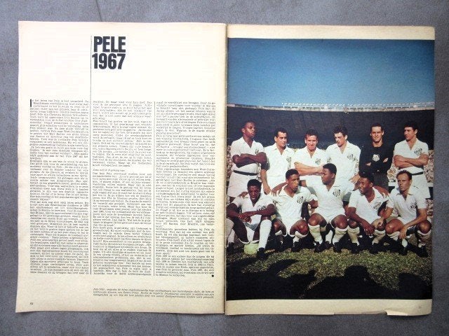 Pele 1967, artikel uit 1967 - voetbal football, Verzamelen, Sportartikelen en Voetbal, Ophalen of Verzenden, Gebruikt, Overige binnenlandse clubs